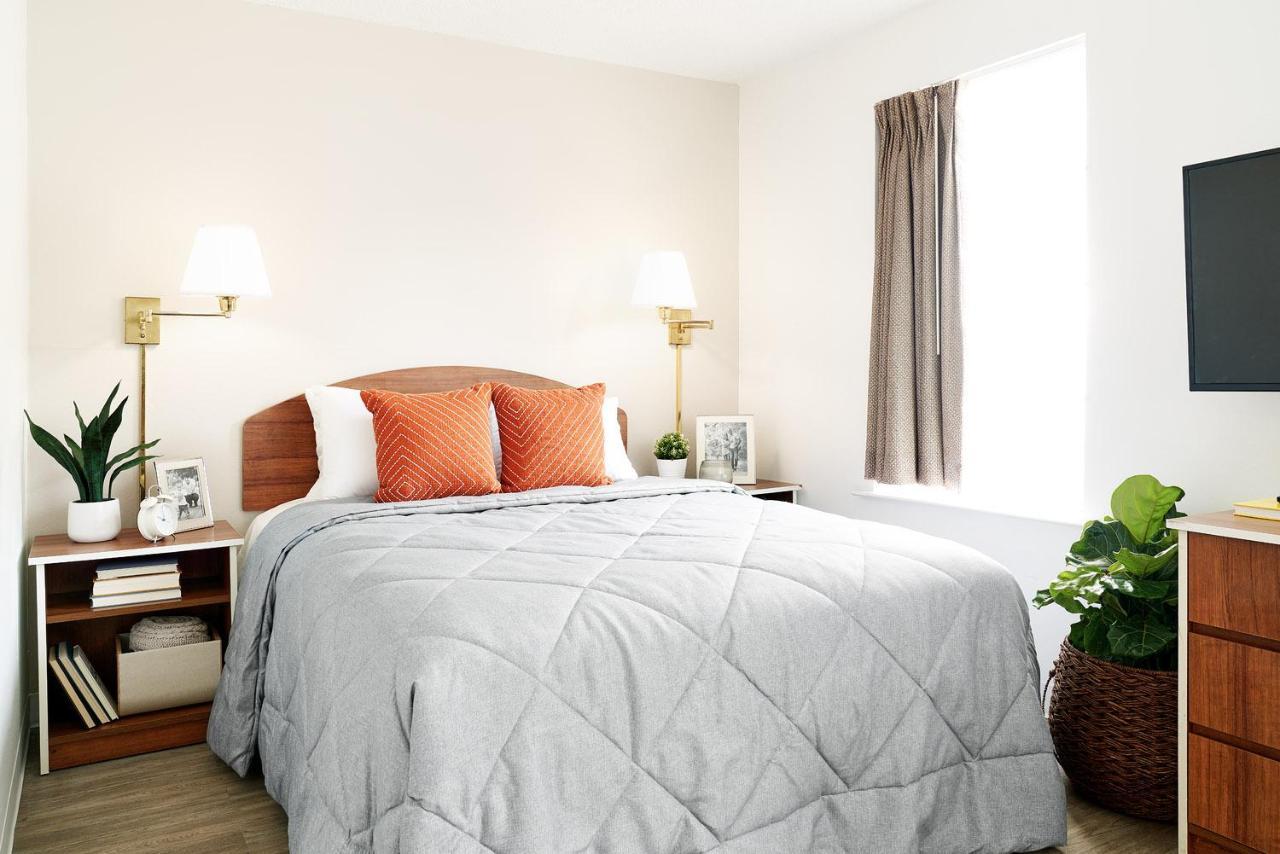 Intown Suites Extended Stay Chicago Il - Elk Grove O'Hare Elk Grove Village Eksteriør billede
